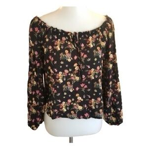 Floral top with elastic neckline and tie front